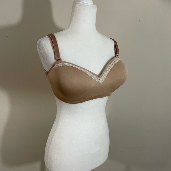 Hanes sz 2 XL bra in a caramel color with a lace accent on the bust line - Picture 6 of 10